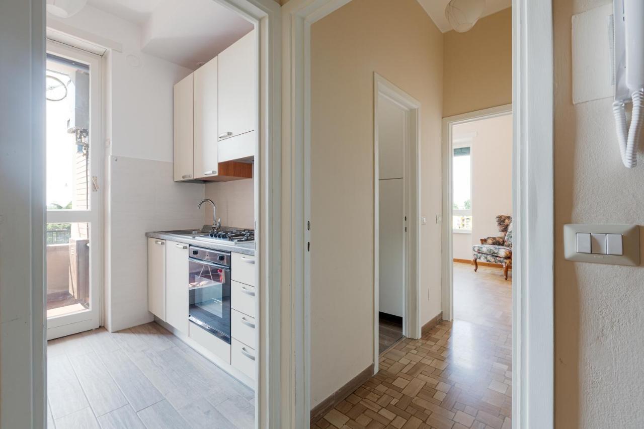 Milano - Roomy Apartment 300 M From M3 Affori Fn! Exterior foto